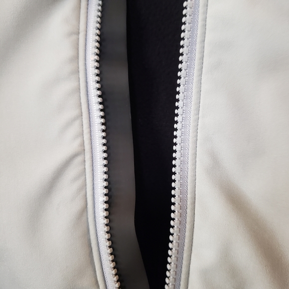 Arc'teryx Women's Softshell Jacket - Picture 5 of 14